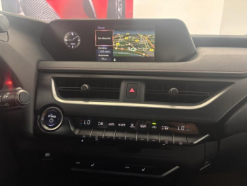 Photo 18 du bon plan LEXUS UX 250h 2WD F SPORT MY19 occasion à 25990 €
