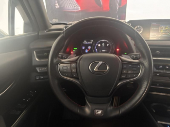 Photo 21 du bon plan LEXUS UX 250h 2WD F SPORT MY19 occasion à 25990 €