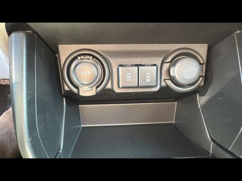 Photo 21 du bon plan SUZUKI Swift 1.2 Hybrid 83ch Pack occasion à 19990 €