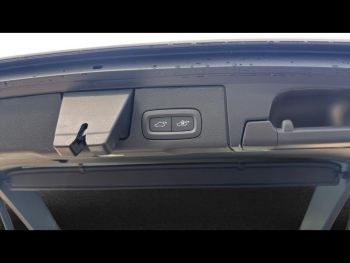 Photo 8 du bon plan VOLVO XC60 T6 Hybride Rechargeable 253 + 145ch Ultra Style Dark Geartronic 8 AWD occasion à 71900 €