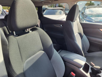 Photo 6 du bon plan NISSAN Qashqai 1.3 DIG-T 160ch N-Connecta occasion à 16490 €