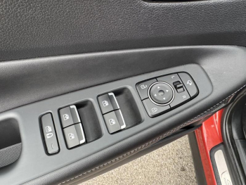 Photo 29 du bon plan HYUNDAI Santa Fe 1.6 T-GDI 265ch Plug-In Creative BVA6 HTRAC occasion à 31990 €