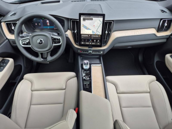 Photo 4 du bon plan VOLVO XC60 T6 Hybride Rechargeable 350ch Ultra Style Dark Geartronic 8 AWD occasion à 74990 €