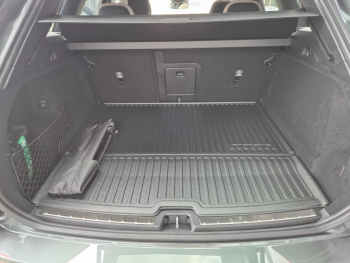 Photo 8 du bon plan VOLVO XC60 T6 Hybride Rechargeable 350ch Ultra Style Dark Geartronic 8 AWD occasion à 74990 €