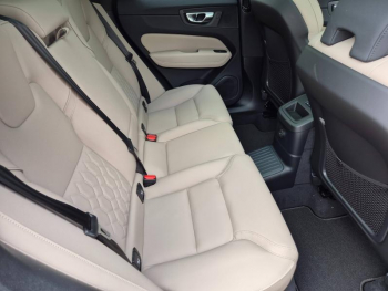 Photo 17 du bon plan VOLVO XC60 T6 Hybride Rechargeable 350ch Ultra Style Dark Geartronic 8 AWD occasion à 74990 €