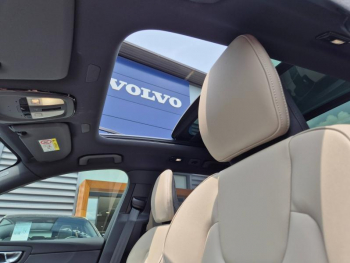 Photo 18 du bon plan VOLVO XC60 T6 Hybride Rechargeable 350ch Ultra Style Dark Geartronic 8 AWD occasion à 74990 €