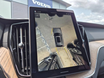 Photo 28 du bon plan VOLVO XC60 T6 Hybride Rechargeable 350ch Ultra Style Dark Geartronic 8 AWD occasion à 74990 €
