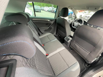 Photo 11 du bon plan VOLKSWAGEN Golf 2.0 TDI 150ch FAP Carat DSG7 5p occasion à 15990 €
