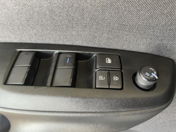 Photo 25 du bon plan TOYOTA Yaris 120 VVT-i Design 5p MY21 occasion à 21889 €