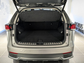 Photo 12 du bon plan LEXUS NX 300h 2WD Design MY21 occasion à 33890 €