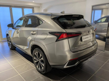 Photo 14 du bon plan LEXUS NX 300h 2WD Design MY21 occasion à 33890 €