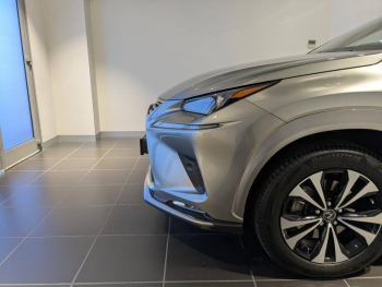Photo 17 du bon plan LEXUS NX 300h 2WD Design MY21 occasion à 33890 €