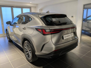 Photo 13 du bon plan LEXUS NX 450h+ Luxe 4WD occasion à 52900 €