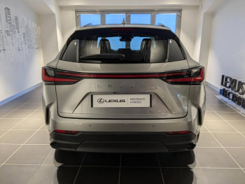 Photo 14 du bon plan LEXUS NX 450h+ Luxe 4WD occasion à 52900 €