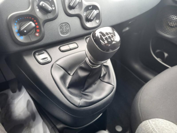 Photo 4 du bon plan FIAT Panda 1.0 70ch BSG S&S City occasion à 8990 €