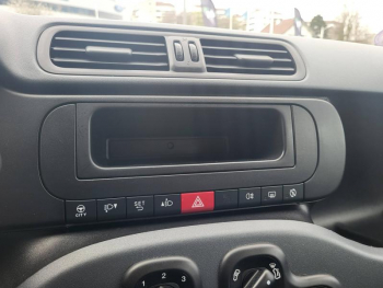 Photo 9 du bon plan FIAT Panda 1.0 70ch BSG S&S City occasion à 8990 €
