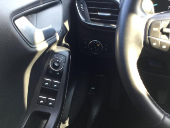 Photo 16 du bon plan FORD Puma 1.0 EcoBoost 125ch mHEV Titanium  Design 6cv occasion à 15990 €