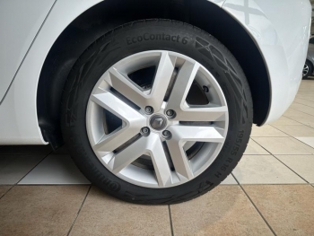 Photo 20 du bon plan RENAULT Clio 1.0 TCe 100ch Business - 20 occasion à 13390 €