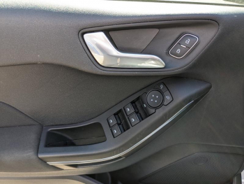 Photo 8 du bon plan FORD Fiesta 1.0 Flexifuel 95ch Titanium Business 5p occasion à 15490 €