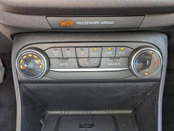 Photo 12 du bon plan FORD Fiesta 1.0 Flexifuel 95ch Titanium Business 5p occasion à 15490 €