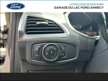 Photo 16 du bon plan FORD S-MAX 2.5 Duratec 190ch Hybrid Titanium Business eCVT occasion à 29790 €