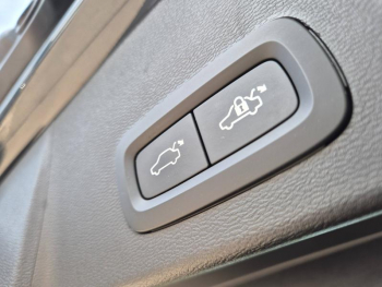 Photo 25 du bon plan VOLVO XC40 T5 Recharge 180 + 82ch R-Design DCT 7 occasion à 33990 €