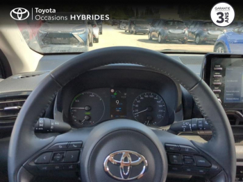 Photo 13 du bon plan TOYOTA Yaris 116h Dynamic Business 5p + Programme Beyond Zero Academy MY22 occasion à 19990 €