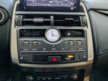 Photo 7 du bon plan LEXUS NX 300h 2WD Luxe Plus MY21 occasion à 33900 €