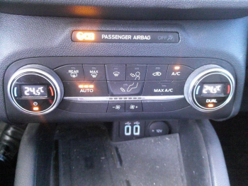 Photo 16 du bon plan FORD Kuga 2.5 Duratec 190ch FHEV Titanium BVA occasion à 23901 €