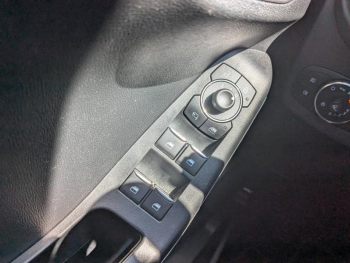 Photo 16 du bon plan FORD Puma 1.0 EcoBoost 155ch S&S mHEV ST-Line X Powershift occasion à 23956 €