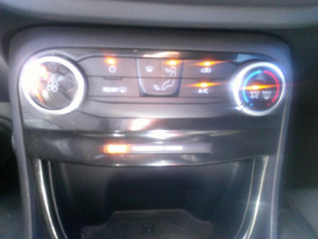 Photo 11 du bon plan FORD Puma 1.0 EcoBoost 125ch mHEV Titanium 6cv occasion à 17900 €