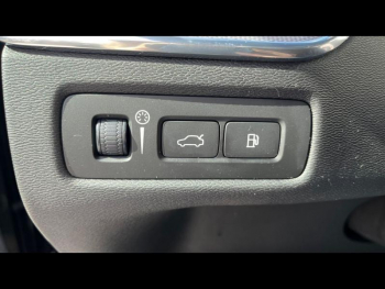 Photo 19 du bon plan VOLVO XC60 T8 Twin Engine 303 + 87ch R-Design Geartronic occasion à 31900 €