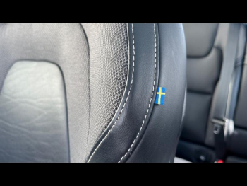 Photo 23 du bon plan VOLVO XC60 T8 Twin Engine 303 + 87ch R-Design Geartronic occasion à 31900 €