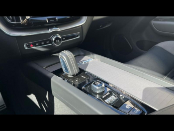 Photo 25 du bon plan VOLVO XC60 T8 Twin Engine 303 + 87ch R-Design Geartronic occasion à 31900 €