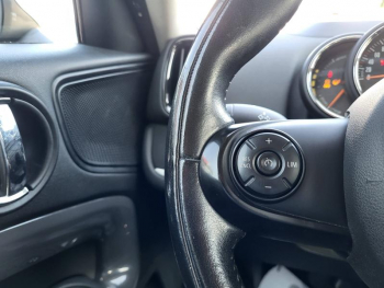 Photo 23 du bon plan MINI Countryman Cooper SE 136ch + 88ch Business ALL4 BVA occasion à 17990 €