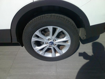 Photo 16 du bon plan FORD Kuga 1.5 Flexifuel-E85 150ch Stop&Start Titanium 170g 4x2 Euro6.2 occasion à 20900 €