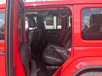 Photo 13 du bon plan JEEP Wrangler 2.0 T 380ch 4xe Overland Command-Trac MY22 occasion à 57631 €