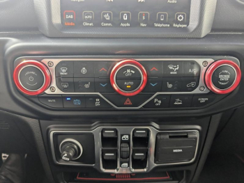 Photo 21 du bon plan JEEP Wrangler 2.0 T 380ch 4xe Overland Command-Trac MY22 occasion à 57631 €