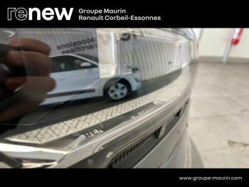 Photo 29 du bon plan RENAULT Austral 1.2 E-Tech full hybrid 200ch Iconic- 23 occasion à 35490 €