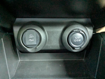 Photo 16 du bon plan SUZUKI Swift 1.2 Dualjet Hybrid 83ch Pack occasion à 13990 €