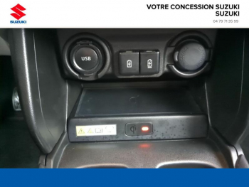Photo 18 du bon plan SUZUKI Swift 1.2 Dualjet Hybrid 83ch Pack avec Accoudoir et chargeur induction occasion à 17991 €