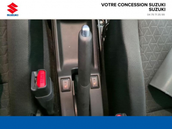 Photo 20 du bon plan SUZUKI Swift 1.2 Dualjet Hybrid 83ch Pack avec Accoudoir et chargeur induction occasion à 17991 €