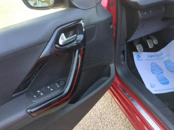 Photo 14 du bon plan PEUGEOT 208 1.5 BlueHDi 100ch E6.c GT Line S&S 5p occasion à 11990 €