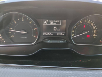 Photo 16 du bon plan PEUGEOT 208 1.5 BlueHDi 100ch E6.c GT Line S&S 5p occasion à 11990 €
