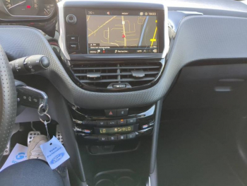 Photo 21 du bon plan PEUGEOT 208 1.5 BlueHDi 100ch E6.c GT Line S&S 5p occasion à 11990 €
