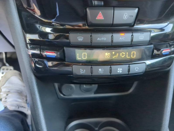Photo 22 du bon plan PEUGEOT 208 1.5 BlueHDi 100ch E6.c GT Line S&S 5p occasion à 11990 €