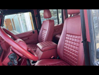 Photo 10 du bon plan LAND-ROVER Defender SW 110 2.4 TD SE occasion à 49900 €