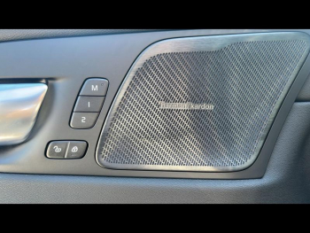 Photo 17 du bon plan VOLVO XC60 T6 Hybride Rechargeable 350ch Ultra Style Dark Geartronic 8 AWD occasion à 76500 €