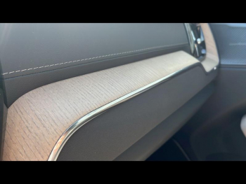 Photo 21 du bon plan VOLVO XC60 T6 Hybride Rechargeable 350ch Ultra Style Dark Geartronic 8 AWD occasion à 76500 €