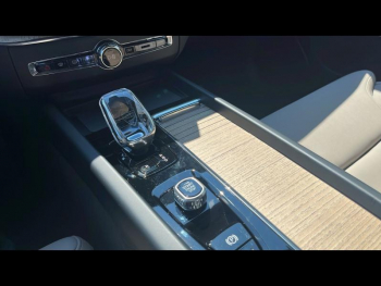 Photo 30 du bon plan VOLVO XC60 T6 Hybride Rechargeable 350ch Ultra Style Dark Geartronic 8 AWD occasion à 76500 €